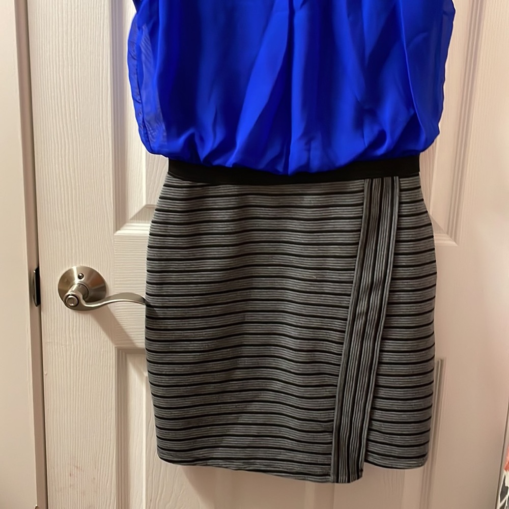 Dress - Picture 2 of 4